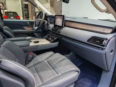 Lincoln Navigator 2022, 24000 км, за 638000 CNY - фото 19