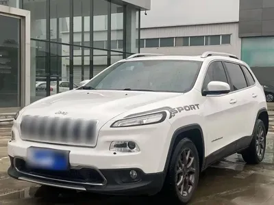 Jeep Cherokee · 2021 год