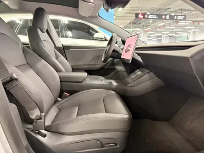 Tesla Model 3 2026, 3000 км, за 236800 CNY - фото 9