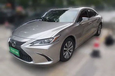Lexus ES · 2020 год