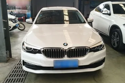 BMW 5 Series 2018, 173900 км, за 127298.77 CNY