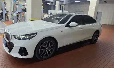 BMW i5 · 2025 год