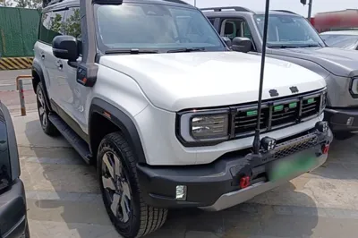 BAIC Off-Road BJ40 Electric Drive 2025, 8200 км, за 174116.39 CNY