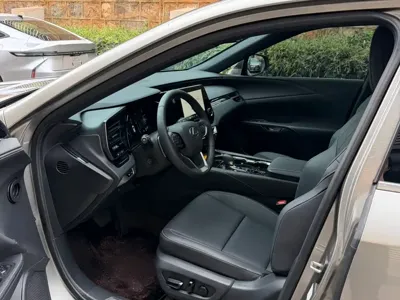 Lexus RX 2025, 6300 км, за 375800 CNY - фото 7