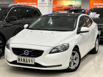 Volvo V40 · 2016 год