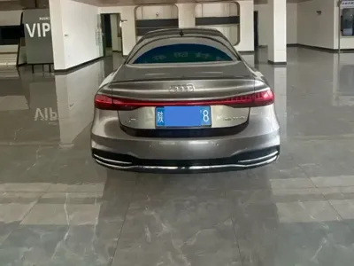 Audi A7L 2024, 86000 км, за 209800 CNY