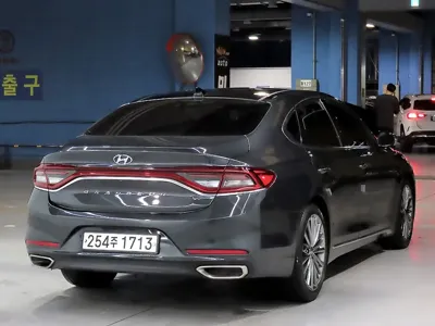 Hyundai Grandeur 2018, 165739 км, за 11690000 KRW