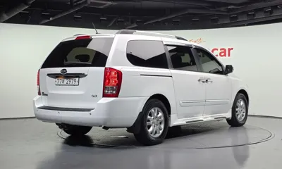 Kia Canival 2013, 174180 км, за 2500000 KRW - фото 2