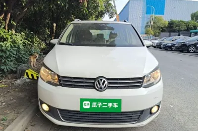 Volkswagen Touran 2015, 149700 км, за 44251.89 CNY