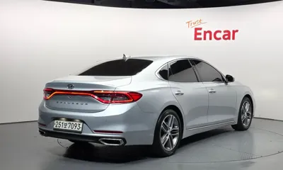 Hyundai Grandeur 2019, 55303 км, за 17900000 KRW