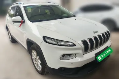 Jeep Cherokee 2016, 71400 км, за 42045.44 CNY - фото 3