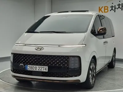 Hyundai Staria · 2023 год