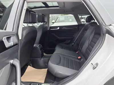 Volkswagen CC 2023, 60000 км, за 147900 CNY - фото 11