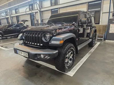 Jeep Wrangler · 2023 год
