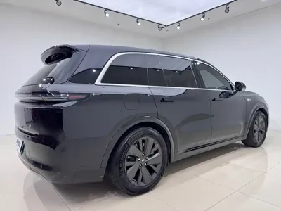 Li Auto Li L8 2025, 26000 км, за 269800 CNY