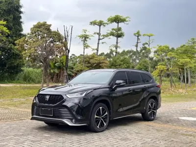 Toyota Crown Kluger · 2023 год