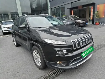 Jeep Cherokee 2017, 47699 км, за 35900 CNY