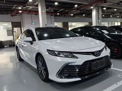 Toyota Camry 2023, 26000 км, за 116500 CNY