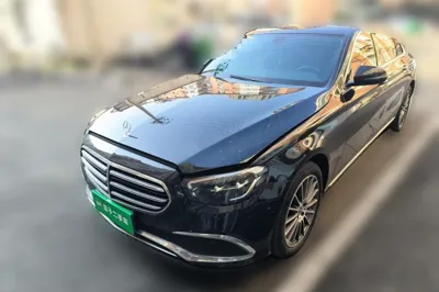 Mercedes-Benz E-Class 2023, 79800 км, за 244808.47 CNY - фото 1