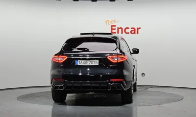 Maserati Levante 2018, 96232 км, за 31900000 KRW