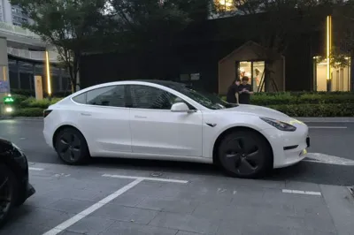 Tesla Model 3 2020, 58800 км, за 136990.51 CNY
