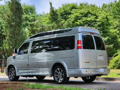 Chevrolet Express Van 2017, 51717 км, за 25990000 KRW