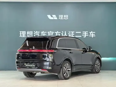 Li Auto Li L8 2023, 66000 км, за 192800 CNY