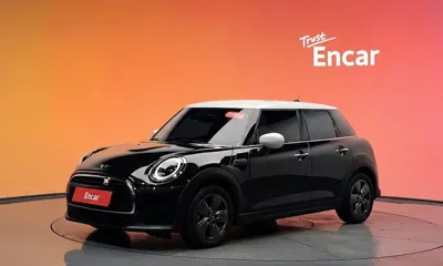 MINI Cooper · 2023 год