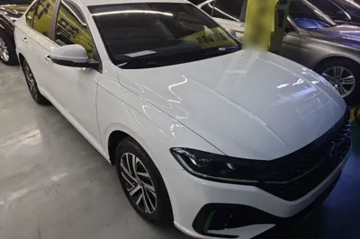 Volkswagen Lavida 2024, 11800 км, за 86973.22 CNY