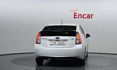 Toyota Prius 2015, 99778 км, за 8700000 KRW