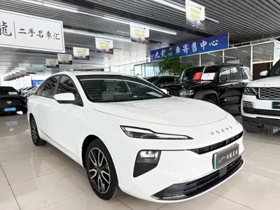 Roewe 荣威D6 2025, 10000 км, за 63800 CNY