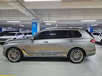 BMW X7 2025, 4550 км, за 123700000 KRW