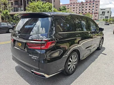 Honda Odyssey 2023, 80000 км, за 128000 CNY