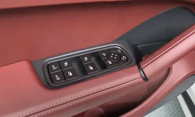 Porsche Cayenne 2025, 18436 км, за 192990000 KRW - фото 28