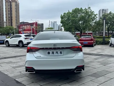 Toyota Avalon 2023, 43000 км, за 123000 CNY