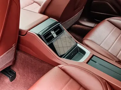 Porsche Panamera 2024, 15000 км, за 808000 CNY - фото 6