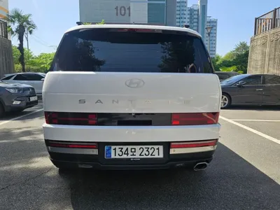 Hyundai Santafe 2024, 54000 км, за 18701.89 USD