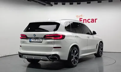 BMW X5 2022, 55616 км, за 73800000 KRW