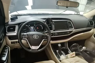 Toyota Highlander 2015, 69100 км, за 82860.45 CNY - фото 12