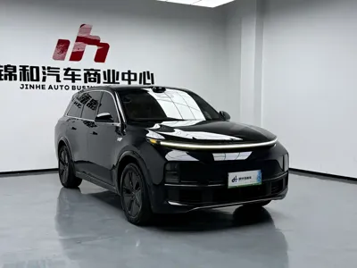 Li Auto Li L8 2024, 38000 км, за 215000 CNY