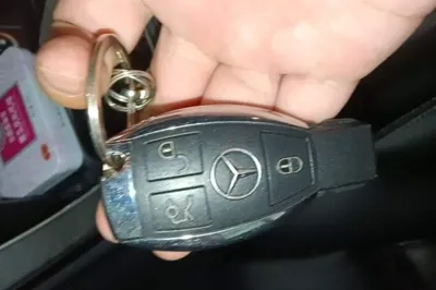 Mercedes-Benz C-Class 2016, 13000 км, за 96174.87 CNY - фото 12