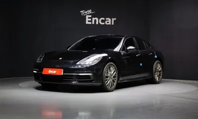 Porsche Panamera · 2018 год