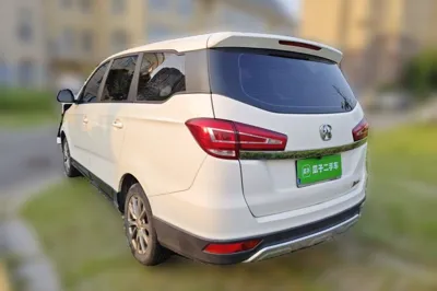 BAIC Weiwang M50F 2017, 66600 км, за 22466.58 CNY