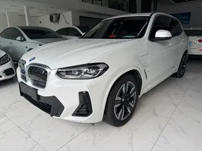 BMW iX3 · 2023 год