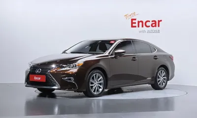 Lexus ES · 2018 год