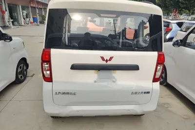Wuling Zhiguang New Energy 2025, 100 км, за 62031.47 CNY - фото 5