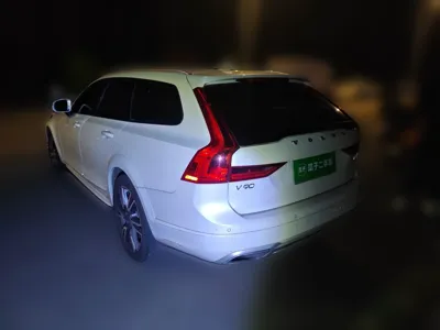 Volvo V90 2020, 97200 км, за 164796.37 CNY