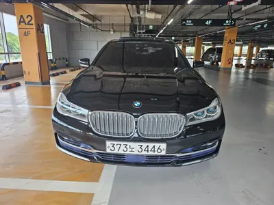 BMW 7-Series · 2016 год