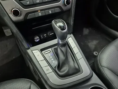 Hyundai Avante 2017, 70051 км, за 10400000 KRW - фото 9