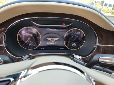 Bentley Flying Spur 2022, 25500 км, за 225000000 KRW - фото 6